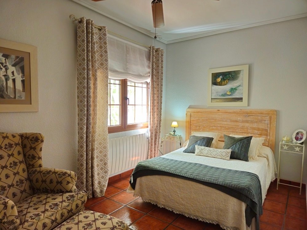 Property 2452 - Image 50